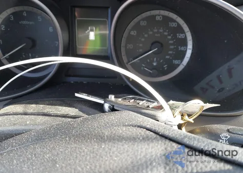 2018 Hyundai Santa Fe Sport 2.4L z USA, uszkodzony, nr VIN 5XYZT3LB1JG534195